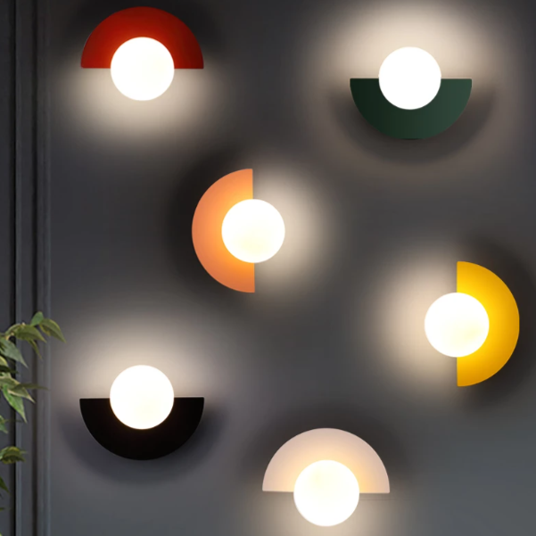 Arandelas em metal Luna - unidades limitadas promocionais