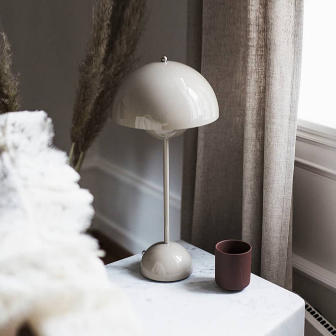 Luminária de mesa Panthella - Design Dinamaquês