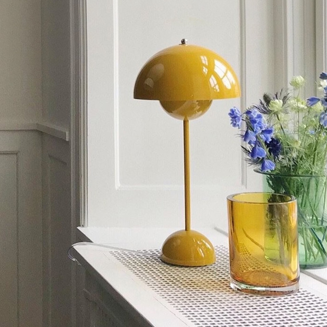 Luminária de mesa Panthella - Design Dinamaquês