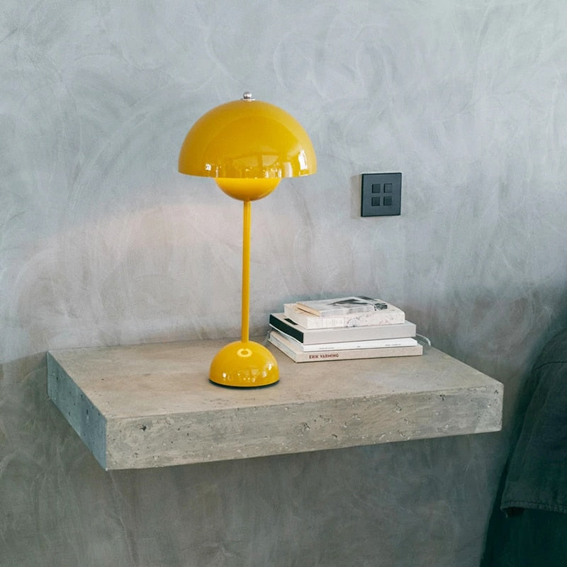 Luminária de mesa Panthella - Design Dinamaquês