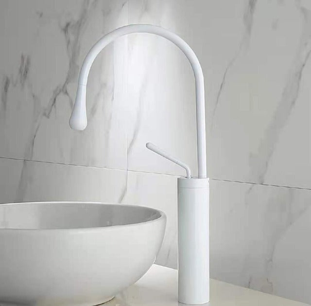 Torneira Minimal Elegance com rotação 360° - 02 Tamanhos