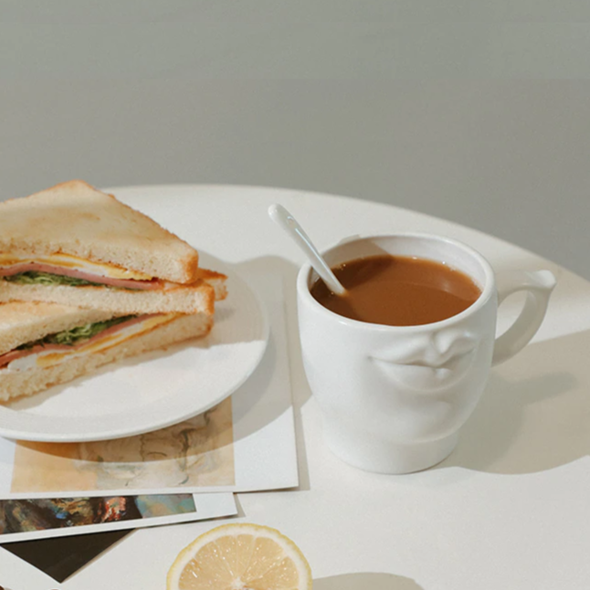 Caneca Kiss - Porcelana