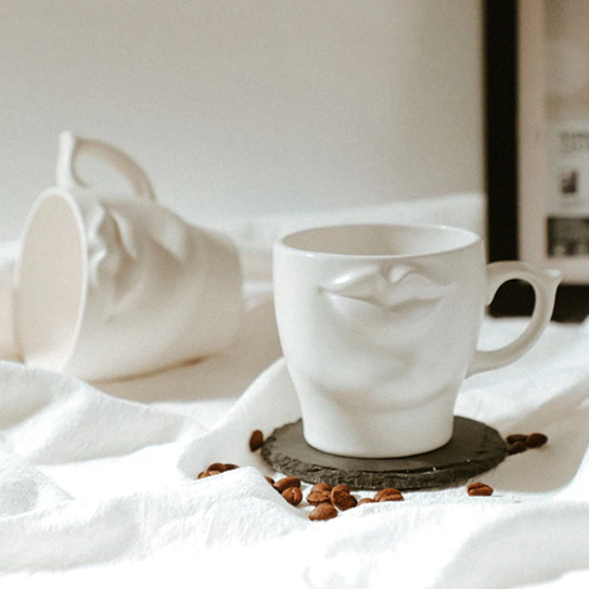 Caneca Kiss - Porcelana